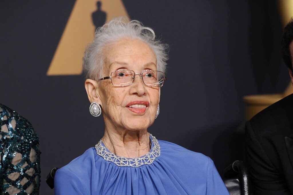 「Interesting」に関連した英語例文の一覧と使い方 - Weblio英語例文検索 visual data 3